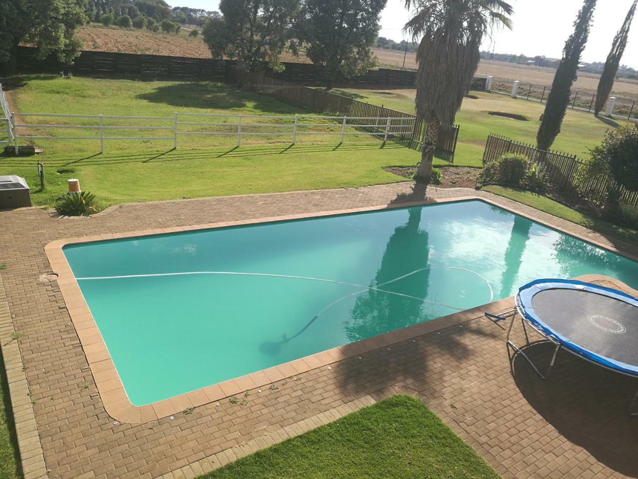 Krige Lodge B&B Bloemfontein Eksteriør billede